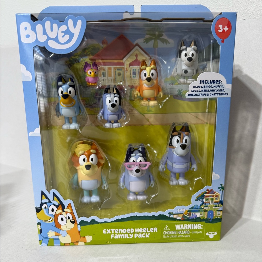 BLUEY EXTENDED FAMILY HEELER 8 PACK FIGURES Chattermax Nana Uncle Stripes Rad